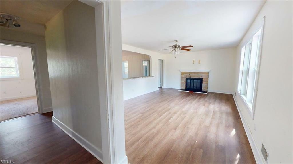Property Photo: 4128 Sunkist Rd VA 23321