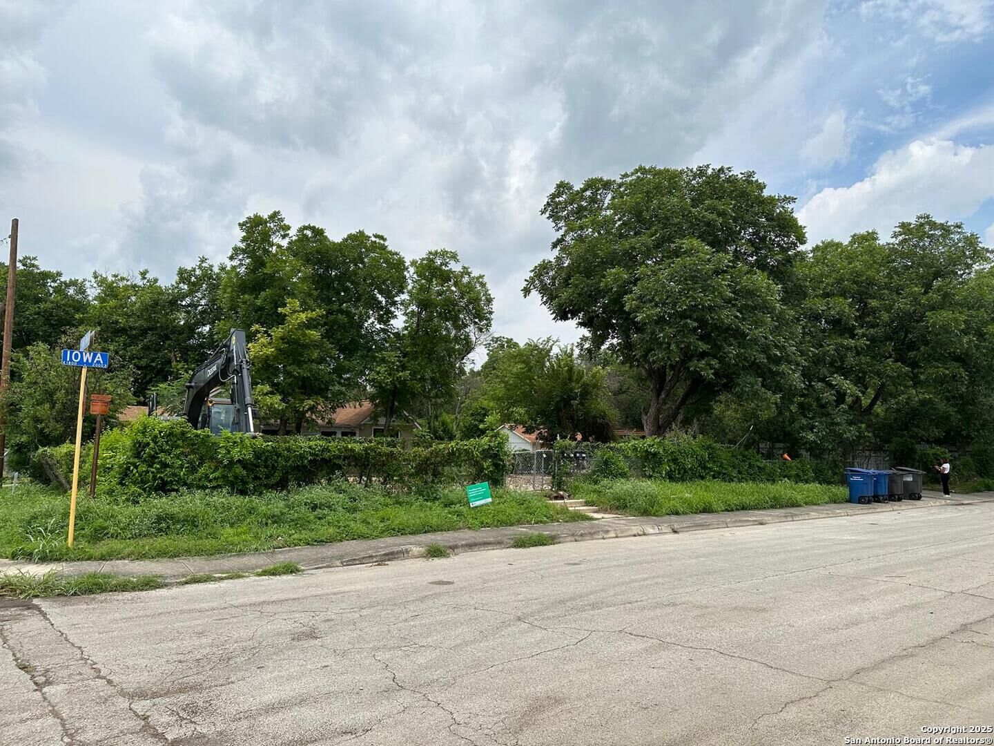 Property Photo:  2001 Iowa  TX 78203 