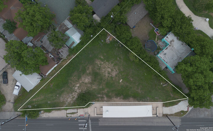 1402 W Huisache  San Antonio TX 78201 photo