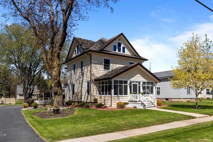 61 North Grand Street  Markesan WI 53946 photo