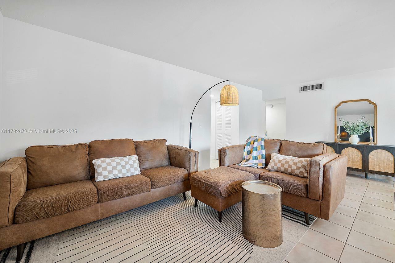 Property Photo: 241 W Park Dr 5-103 FL 33172