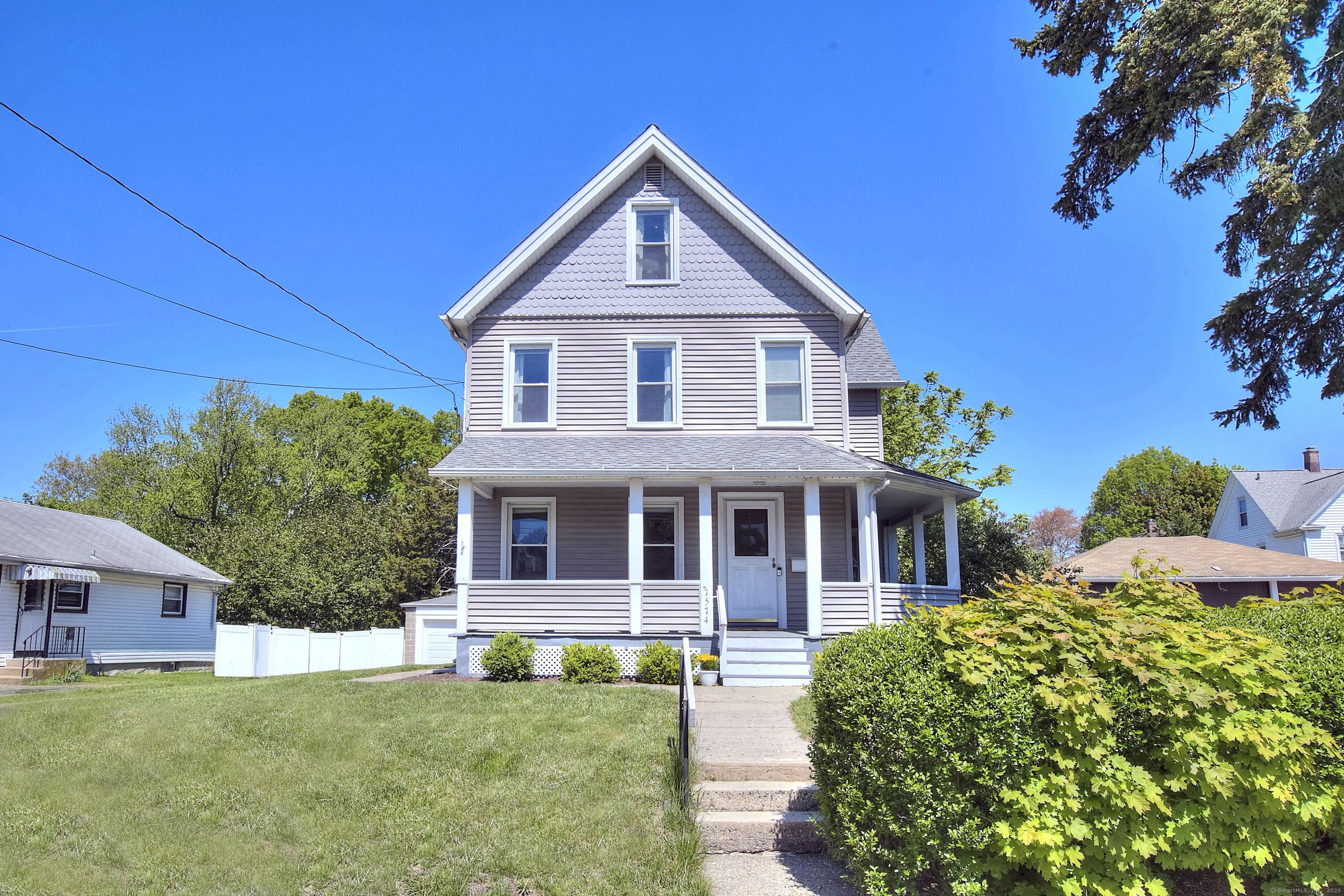 Property Photo: 1574 North Avenue CT 06614