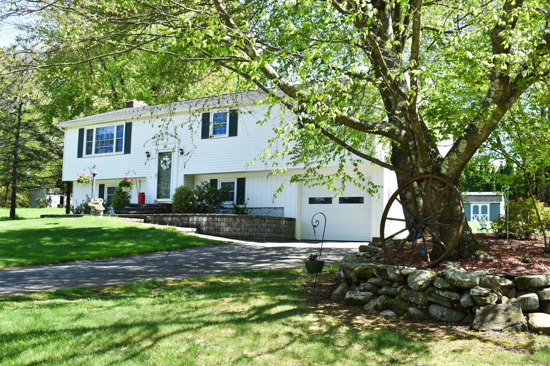 Property Photo: 28 Columbine Road CT 06084