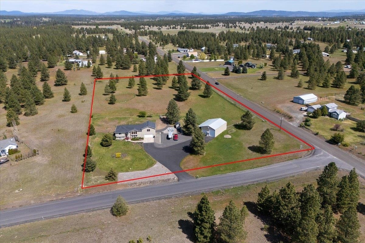 Property Photo:  17206 W Buckboard Ave  WA 99022 