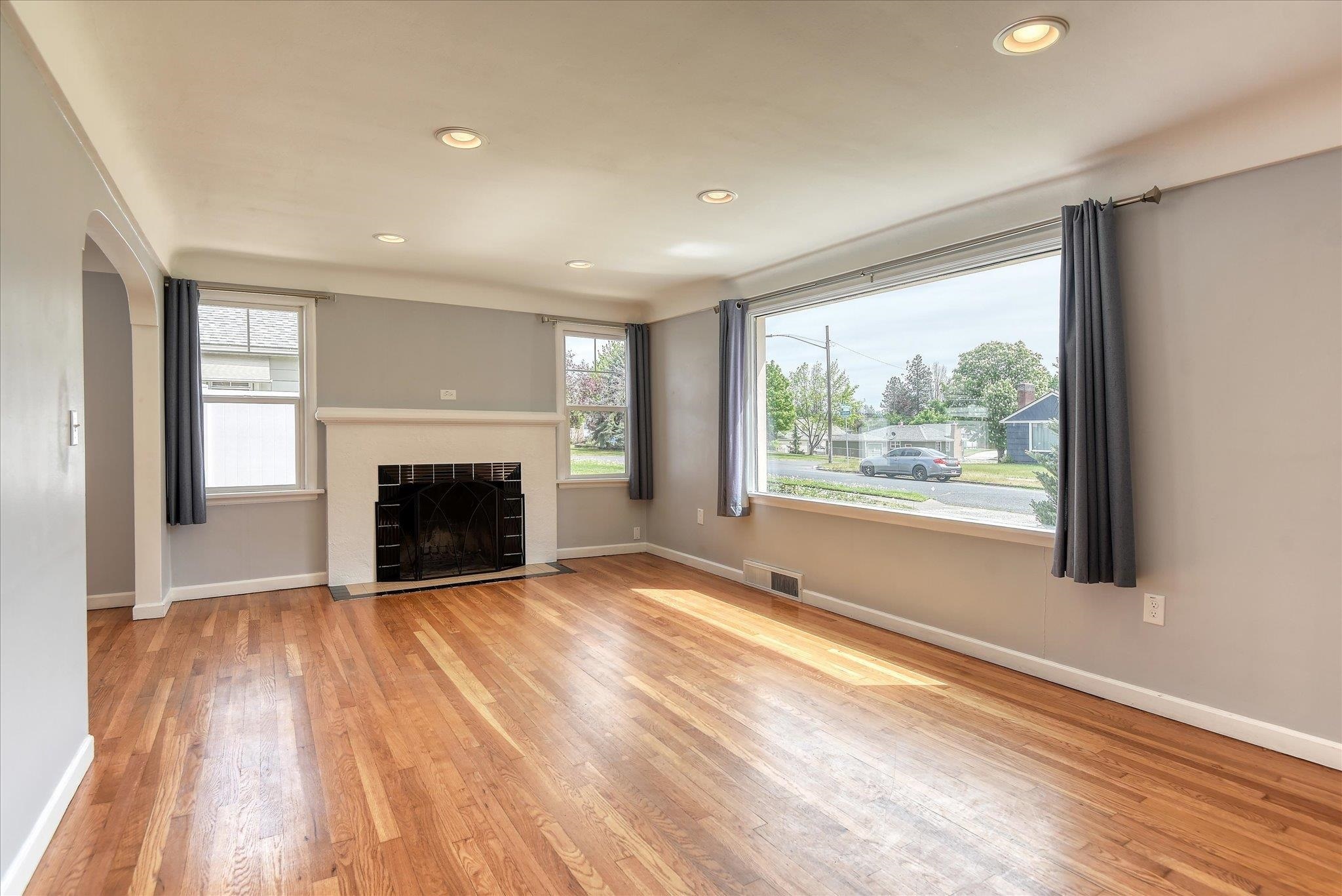 Property Photo: 2410 W Upton Ave WA 99205