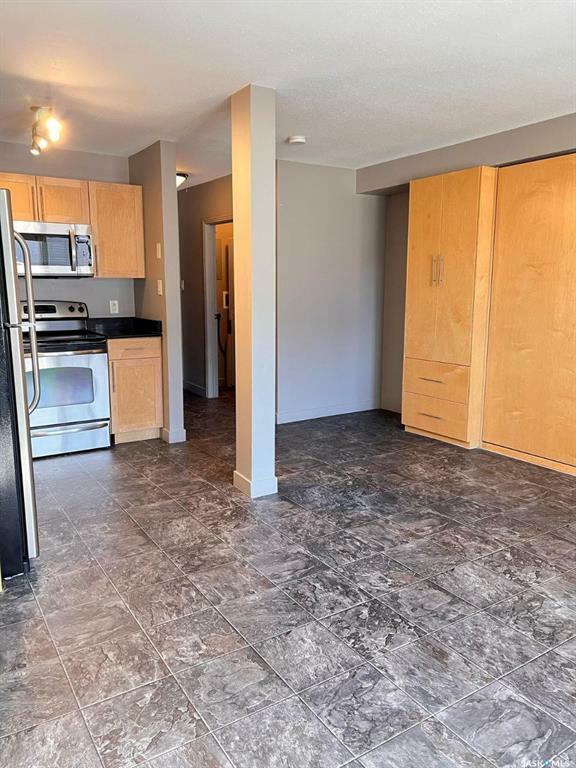 Property Photo: 2203 7th Street E 5 SK S7H 0Z9