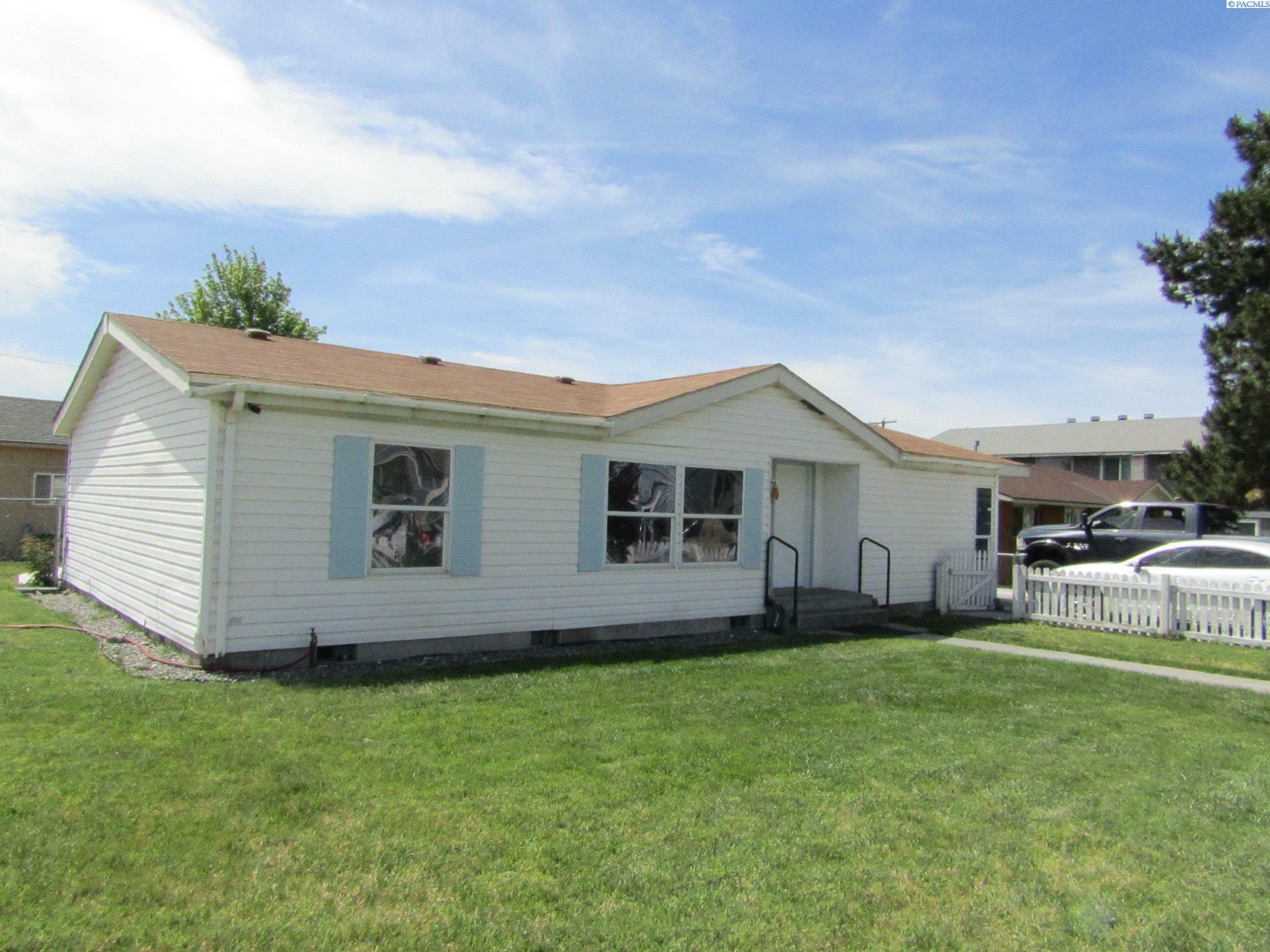 Property Photo: 1504 W Clark St WA 99301