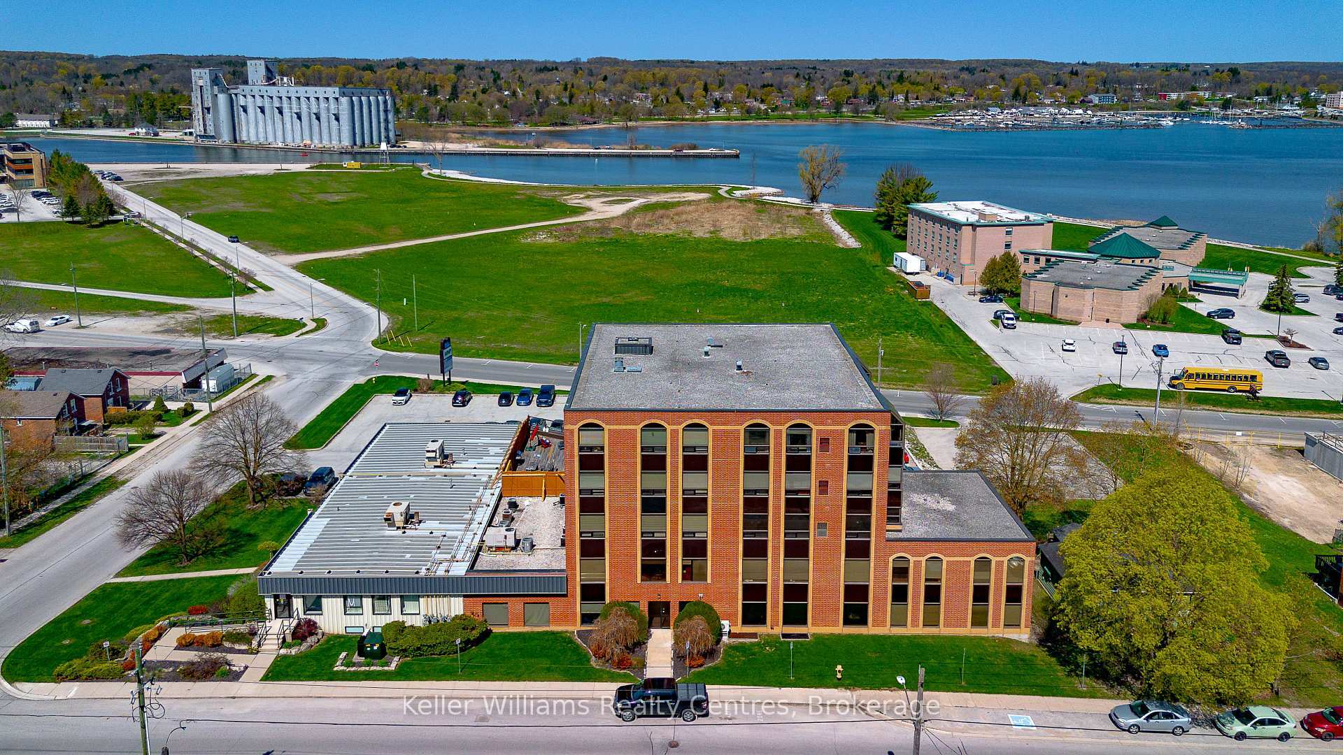 1717 2nd Avenue E 505  Owen Sound ON N4K 6V4 photo
