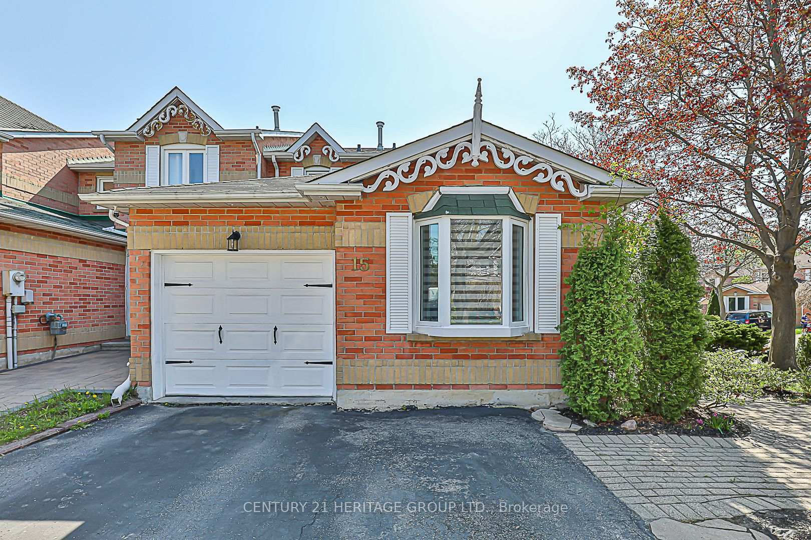 Photo de la propriété: 15 Ritva Court ON L4C 9R3