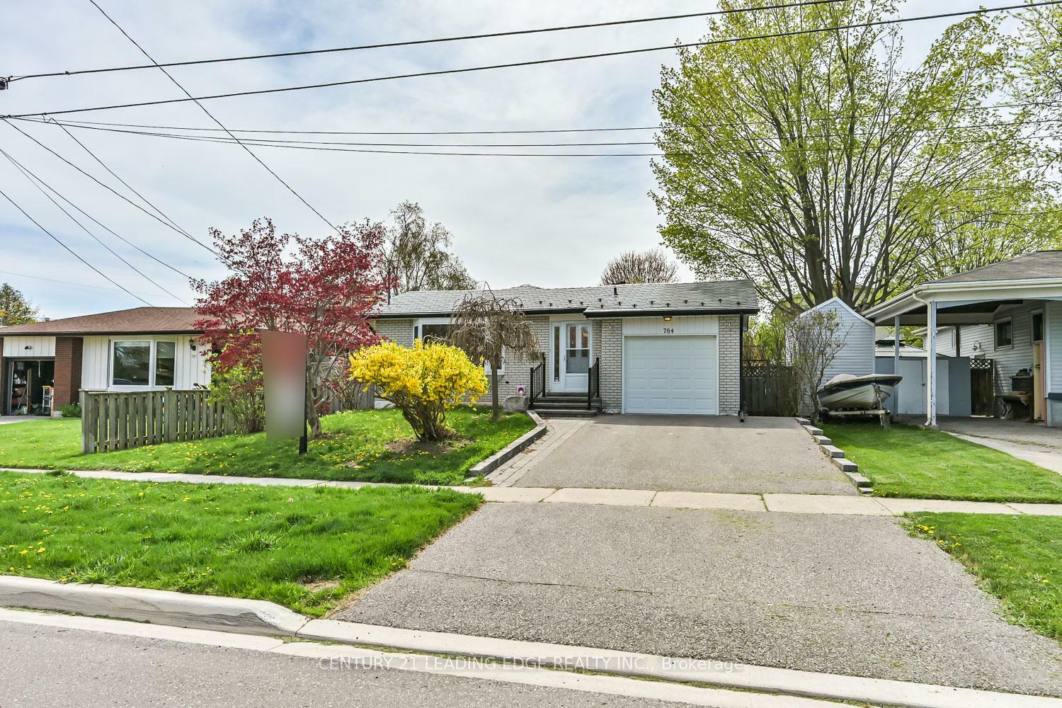 784 Batory Avenue  Pickering ON L1W 2W3 photo