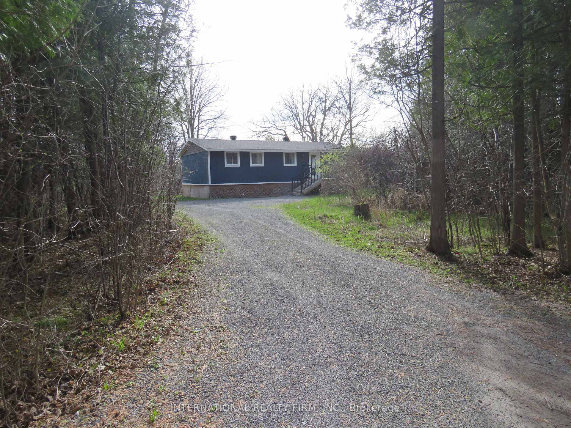 Property Photo: 175 Borden Road ON K7C 3P1