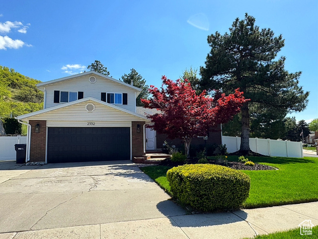 Property Photo: 2552 E Fox Hunt Dr UT 84092