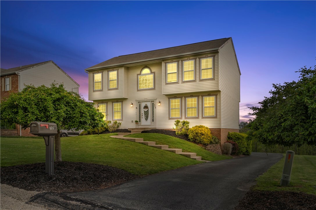 Property Photo: 228 Williamsburg Dr PA 15037