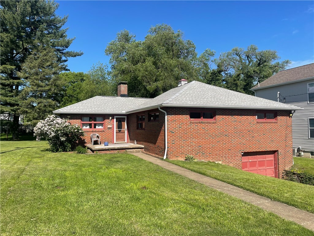 Property Photo: 21 Country Club Boulevard PA 15401