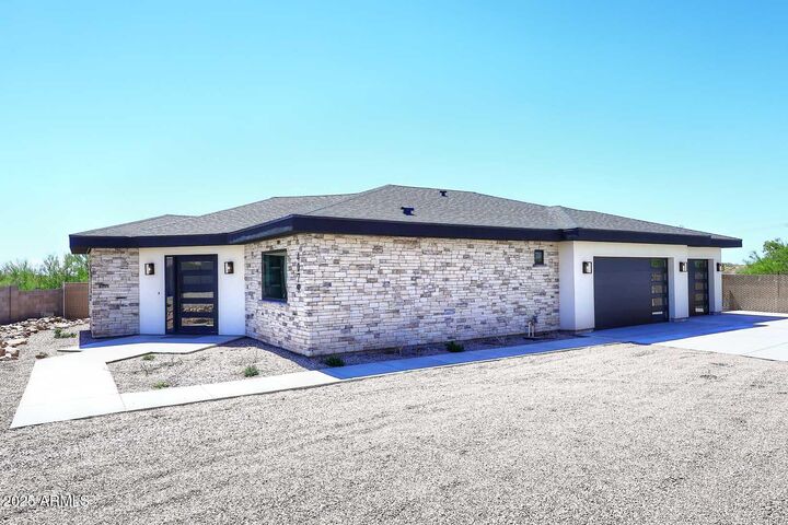 Property Photo:  4079 E Roosevelt Street  AZ 85119 