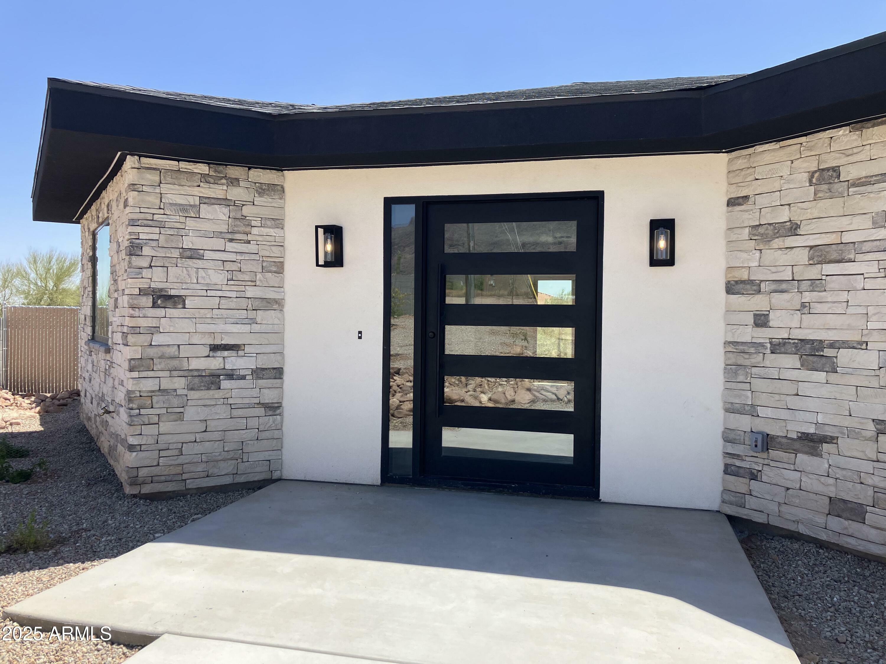 Property Photo: 4079 E Roosevelt Street AZ 85119