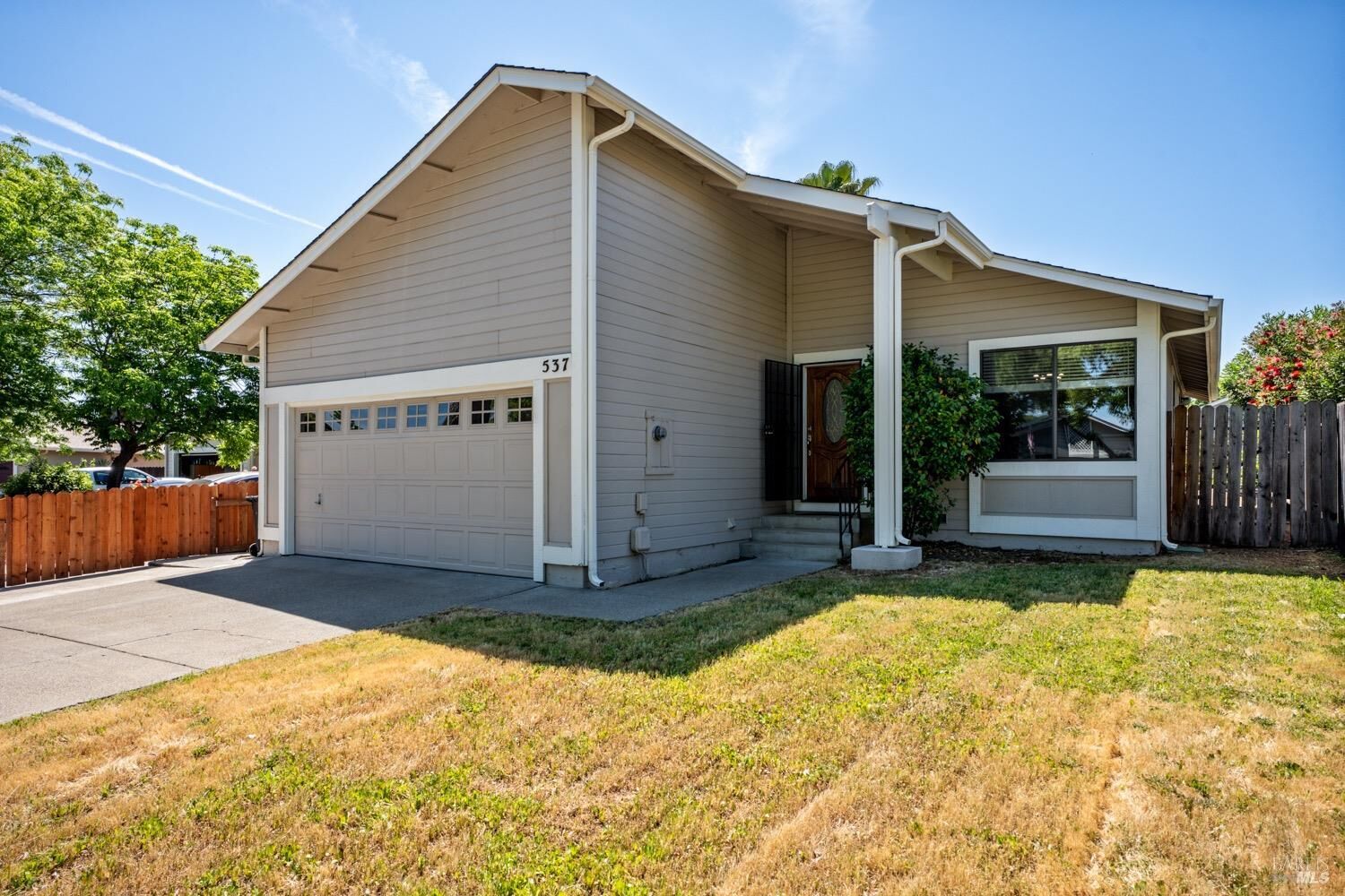 Property Photo: 537 Donner Court CA 95482
