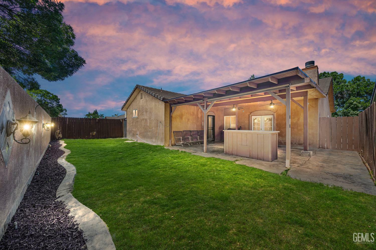Property Photo: 231 Sunny Meadow Drive CA 93308