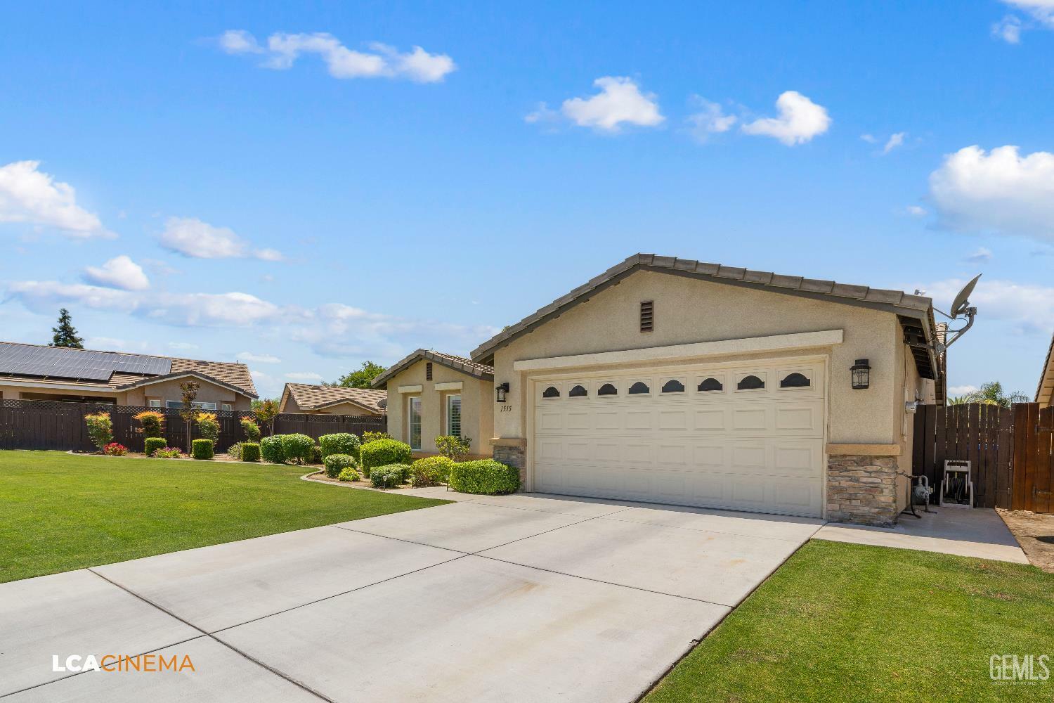 Property Photo: 1515 English Fry Street CA 93311
