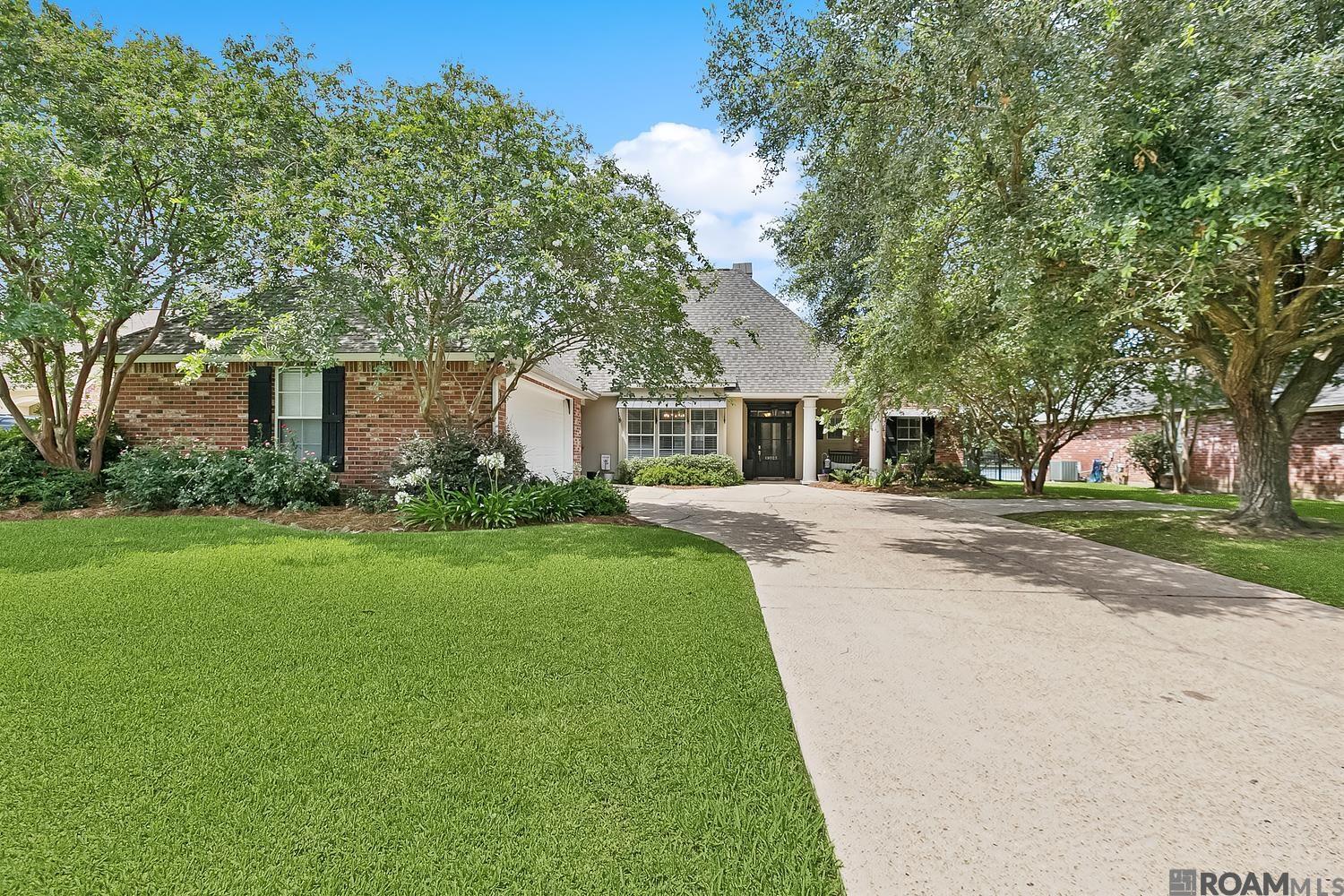 Property Photo: 19025 Vignes Lake Ave LA 70817