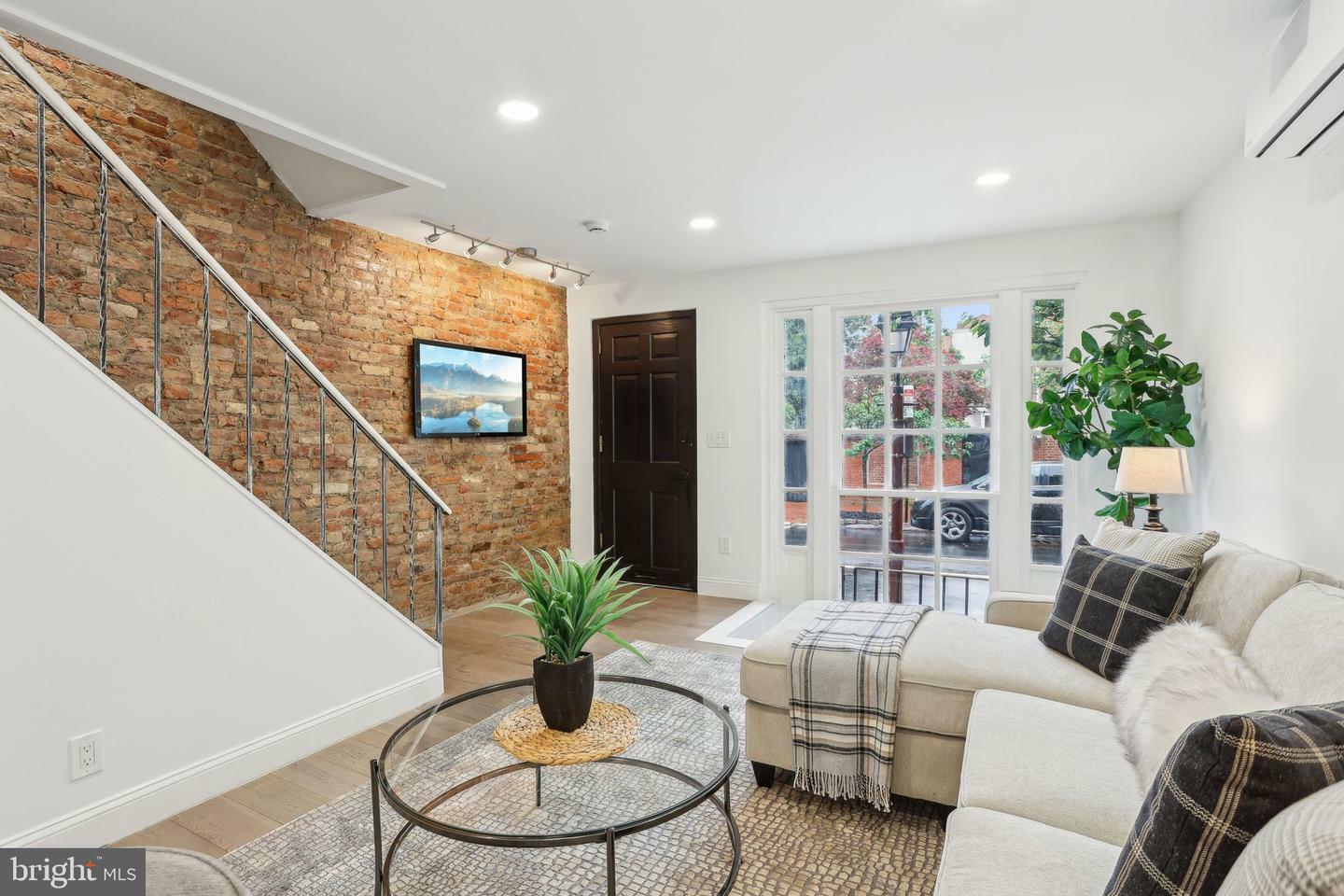 Property Photo: 408 S 7th Street PA 19147