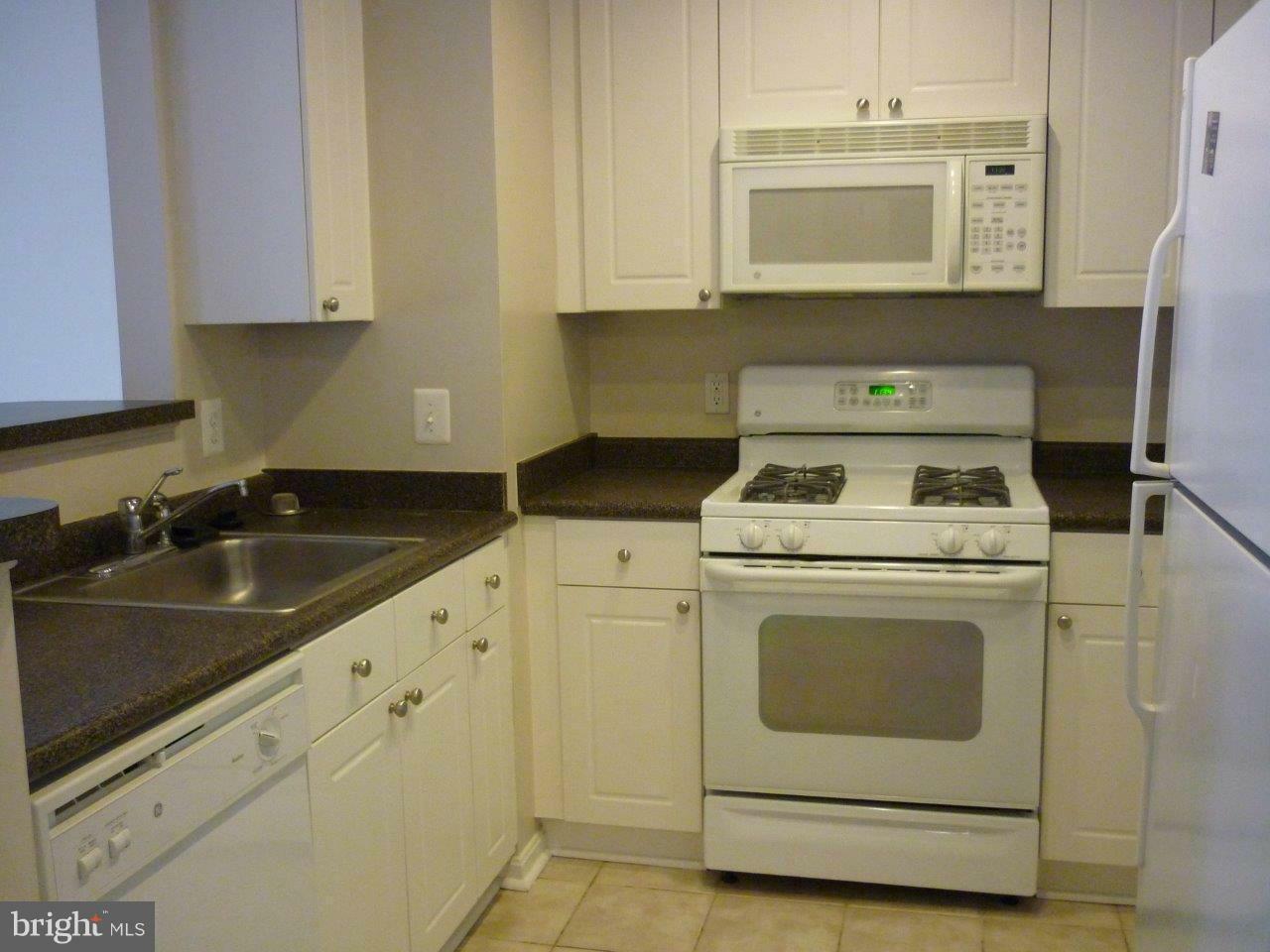 Property Photo: 2765 Centerboro Drive 350 VA 22181