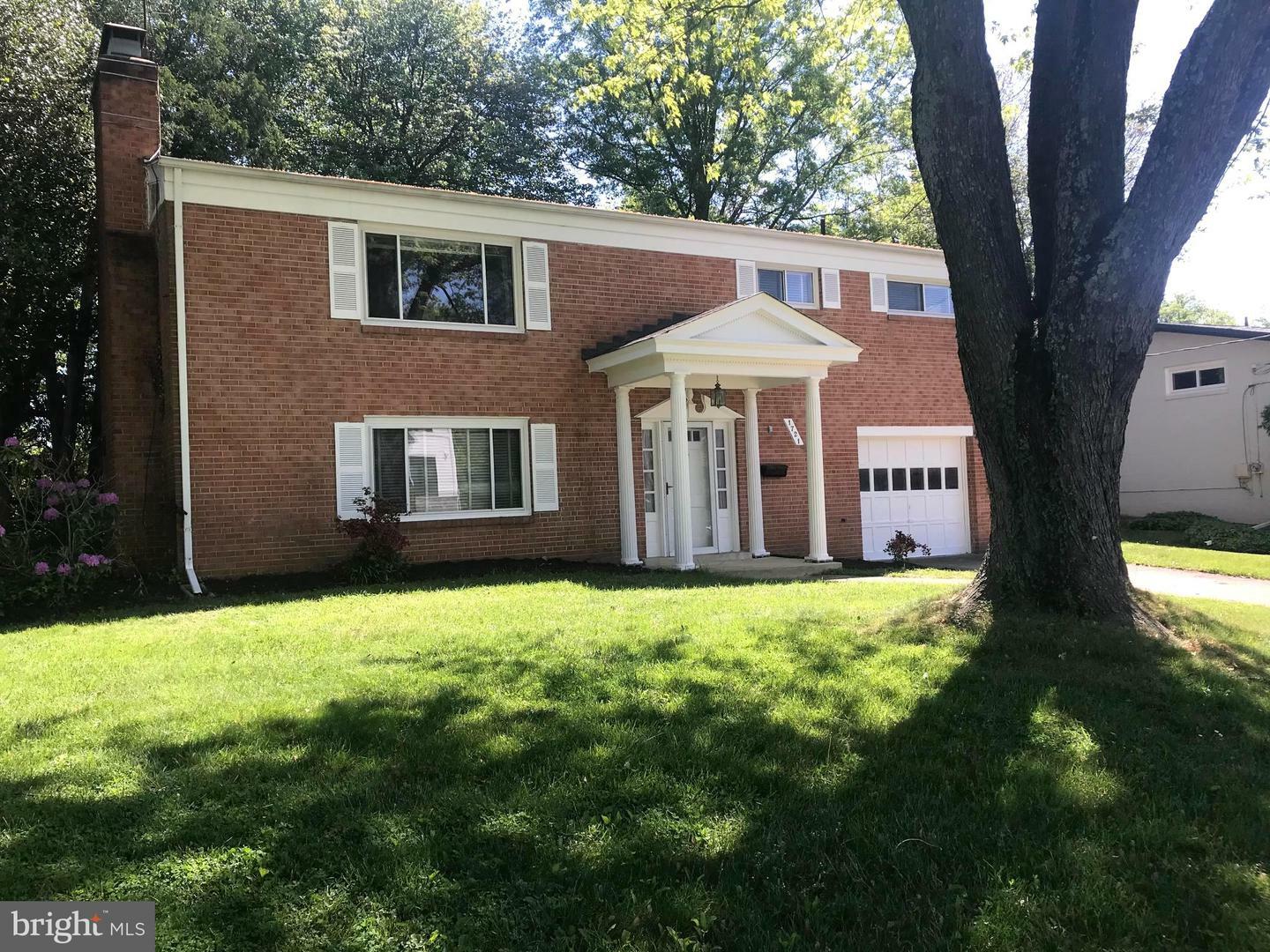 Property Photo: 1721 Margie Drive VA 22101