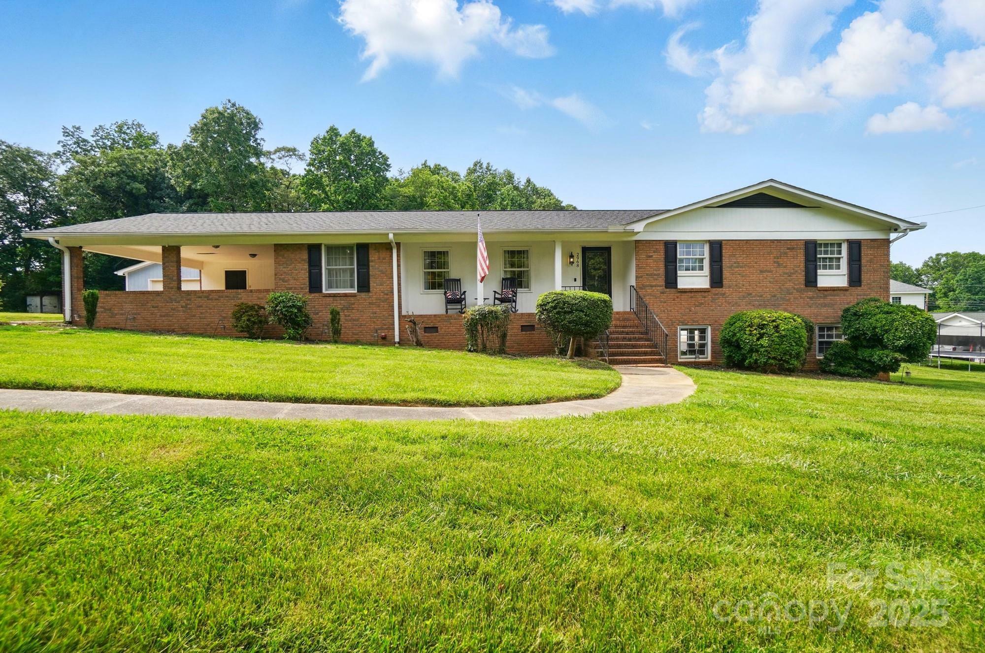Property Photo: 2968 Grace Street NC 28610