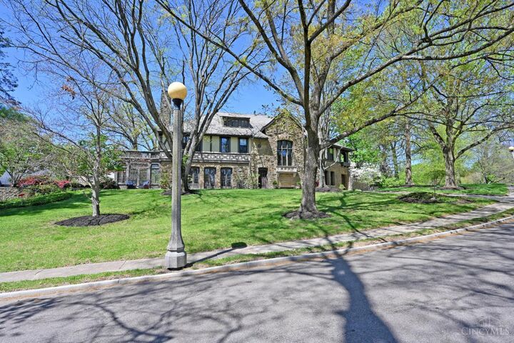 Property Photo:  1 Beech Crest Lane  OH 45206 