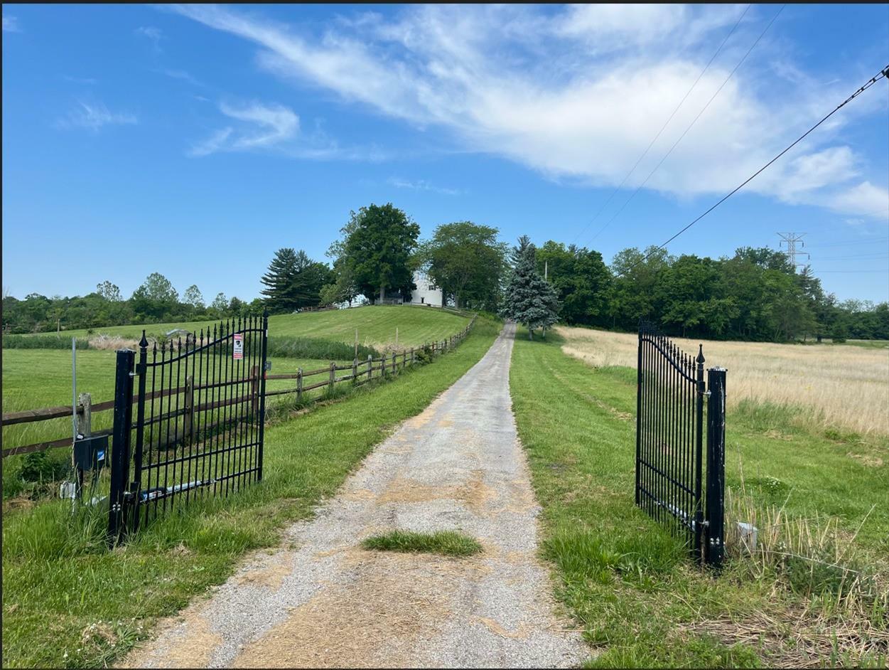 Property Photo: 6211 Gray Road OH 45014