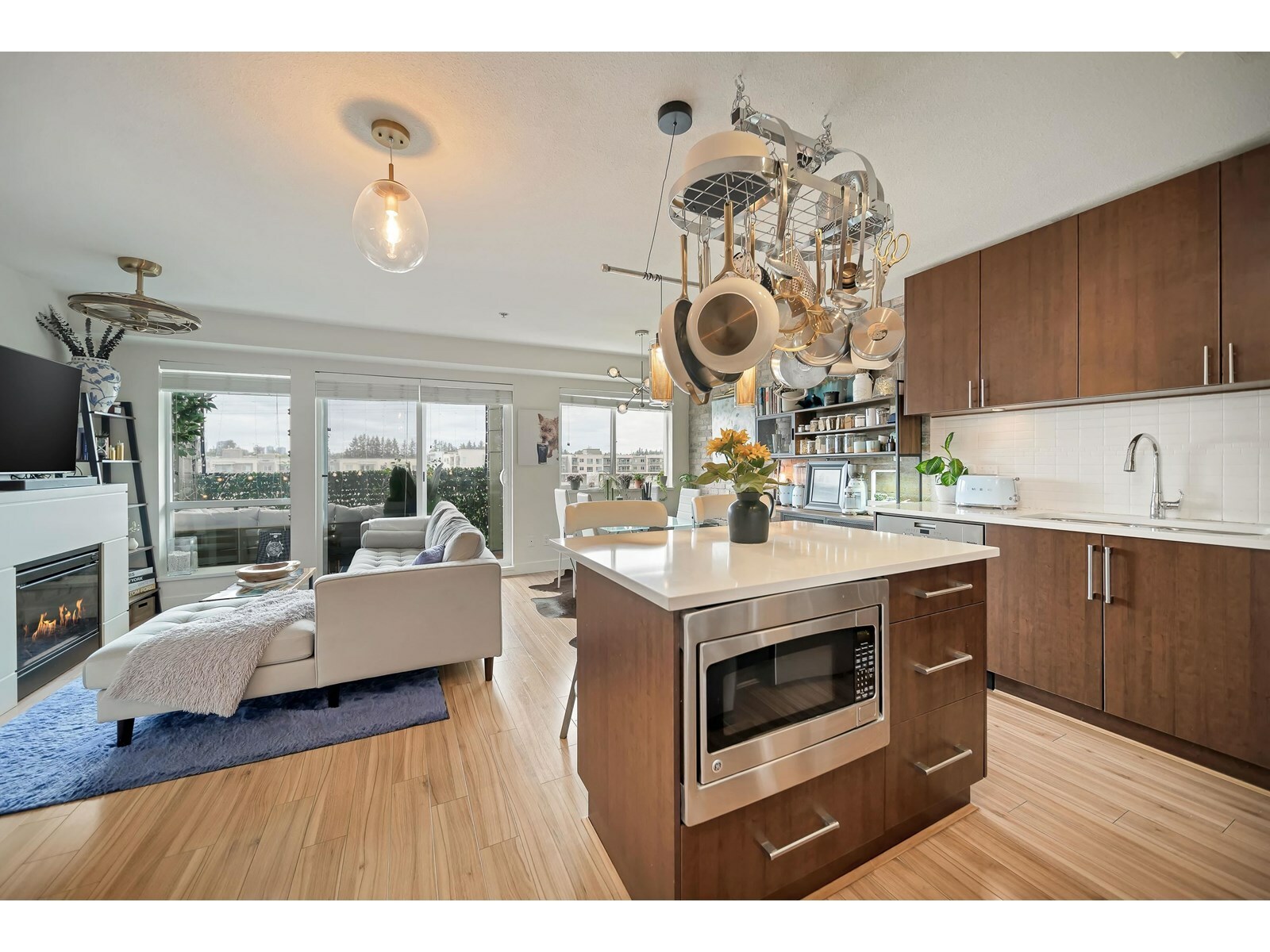 Property Photo: 15850 26 434 BC V3Z 2N6