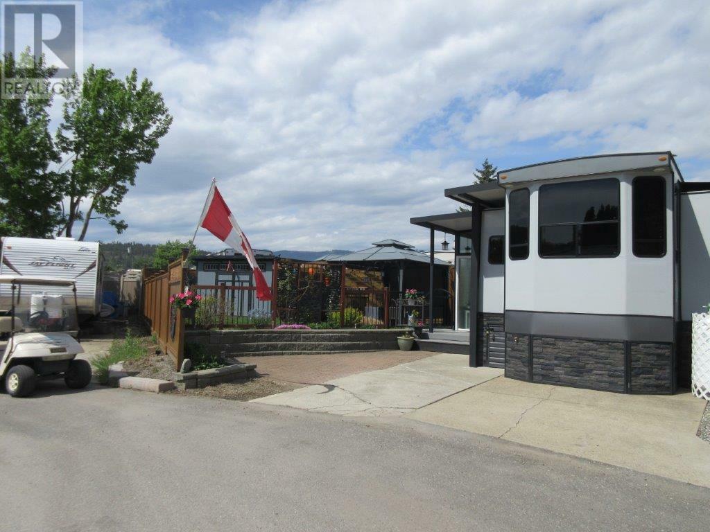 Property Photo: 415 Commonwealth Road 410 BC V4V 1P4