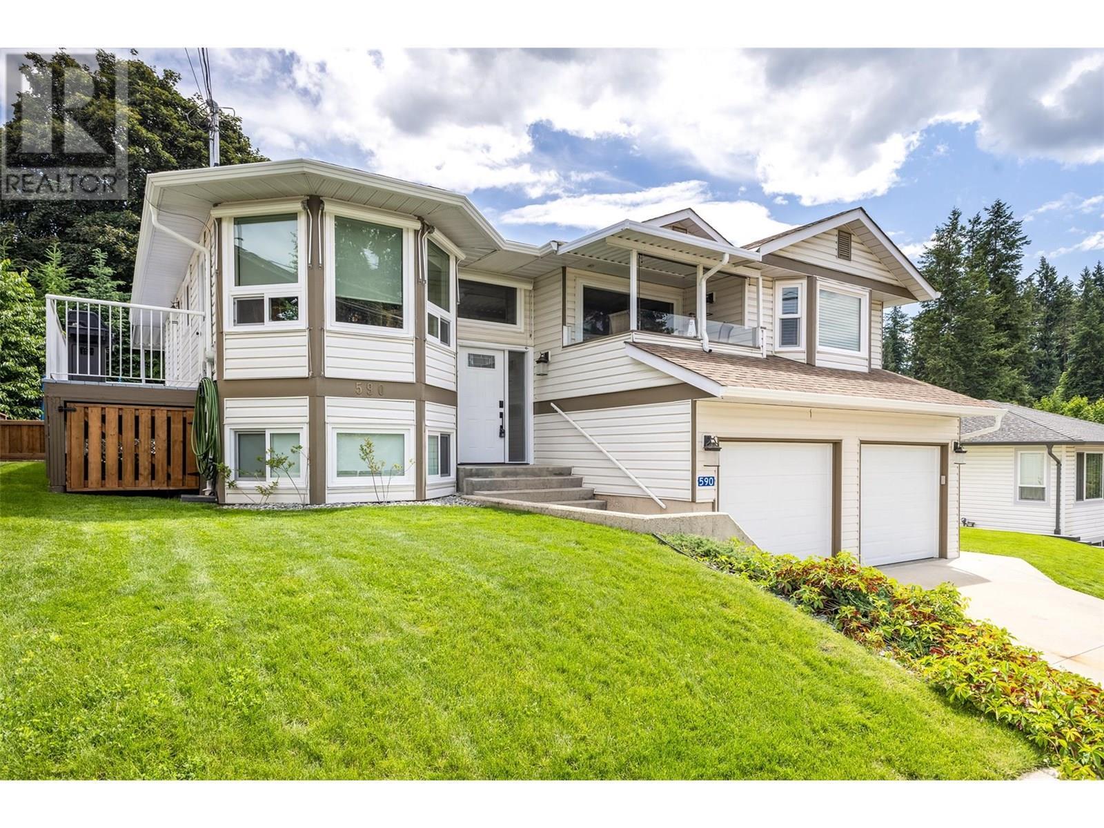 Property Photo: 590 20 Street Southeast BC V1E 2J8