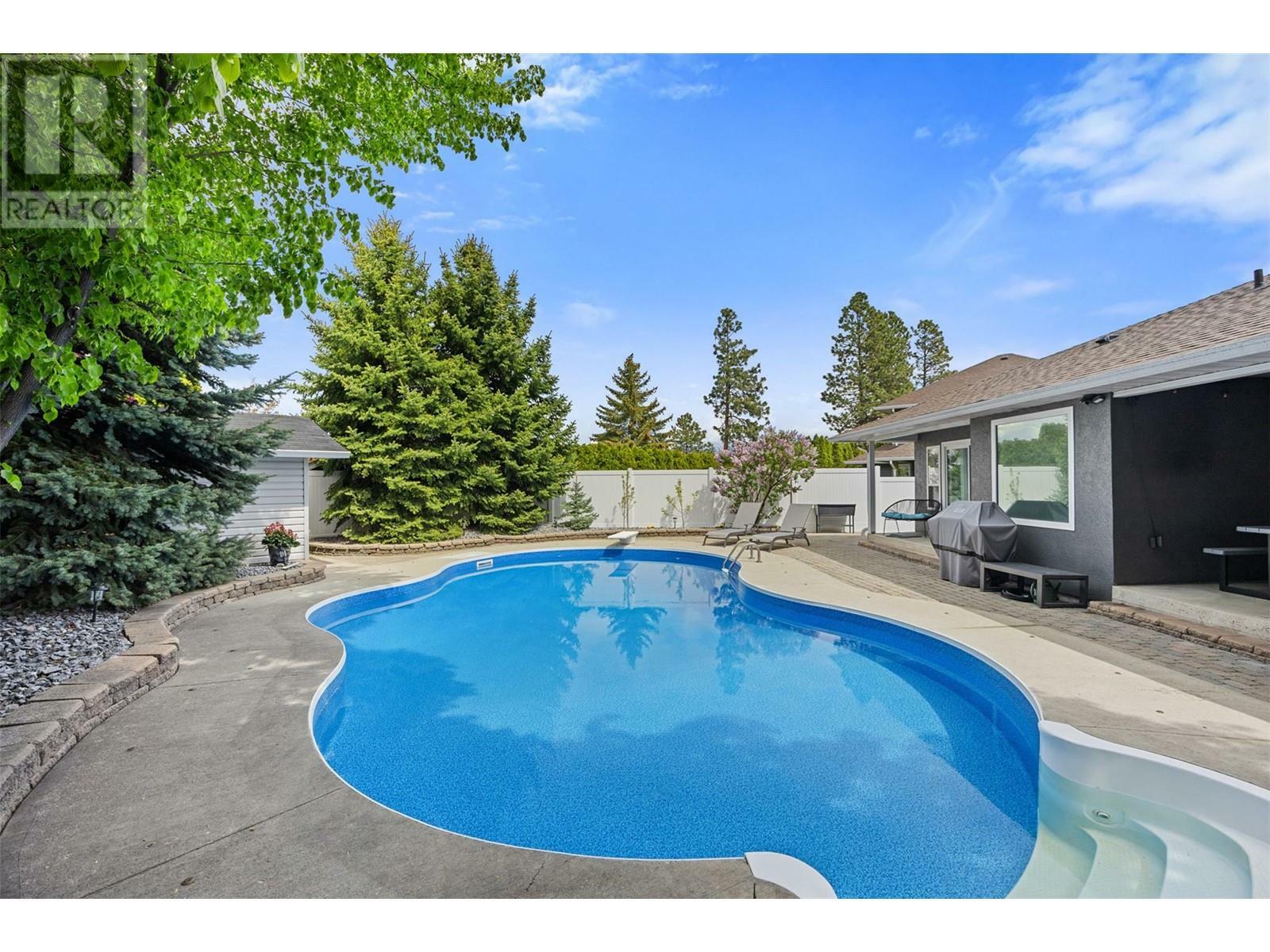Property Photo: 385 Sunhill Court BC V2E 2P4