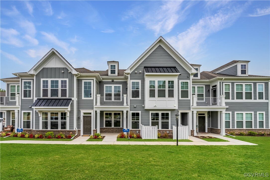 Property Photo: 5305 Twisting Vine Lane 104 VA 23059