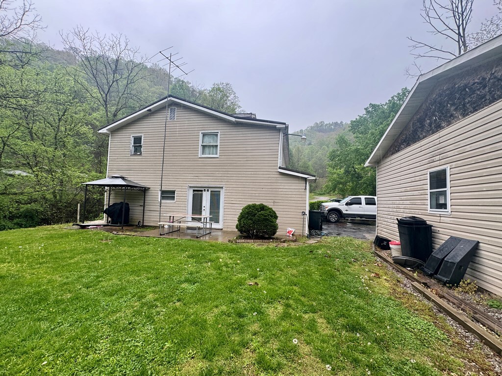 Property Photo: 1740 Collins Highway KY 41501
