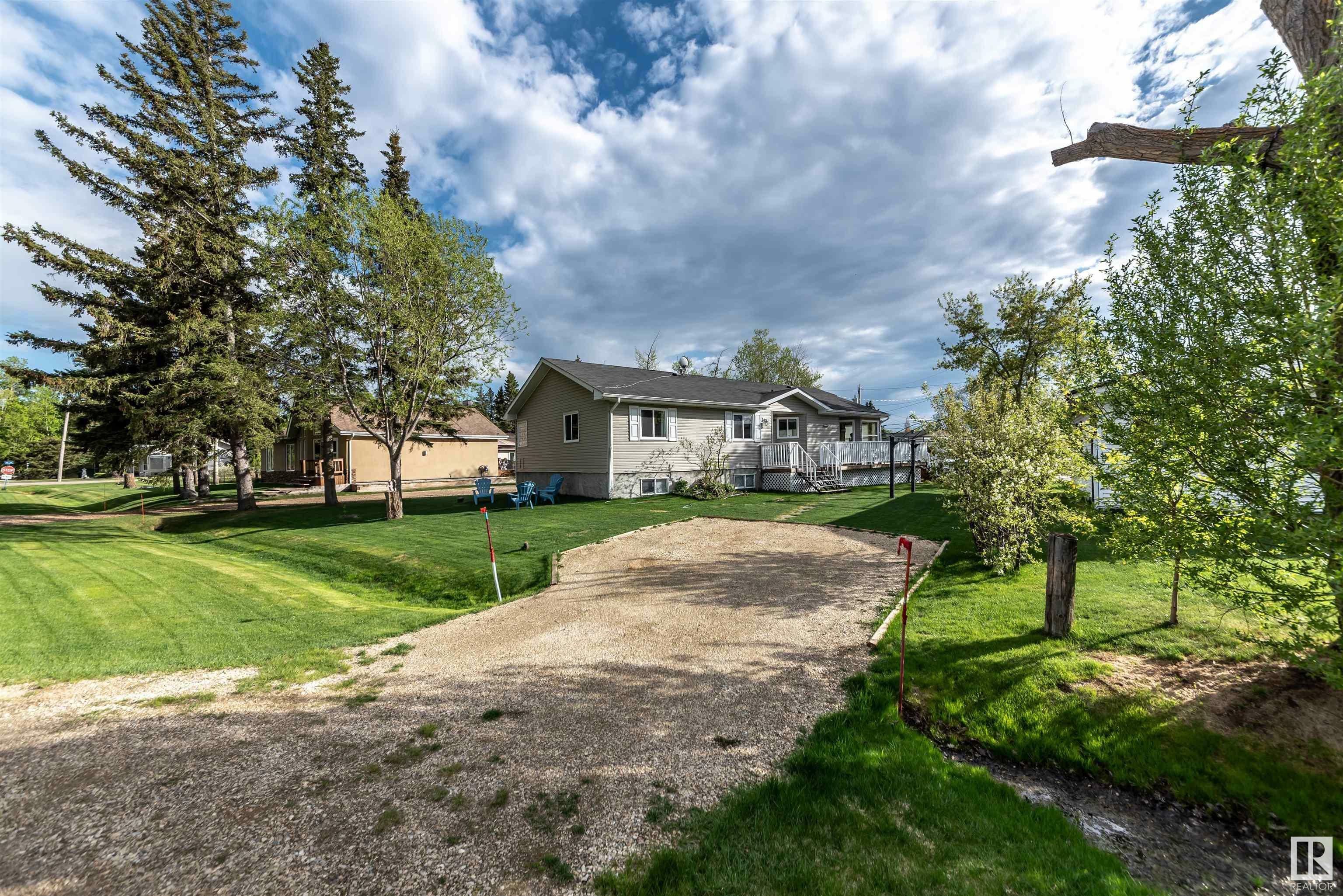 4916 56 Street  Rural Lac Ste. Anne County AB T0E 0A0 photo