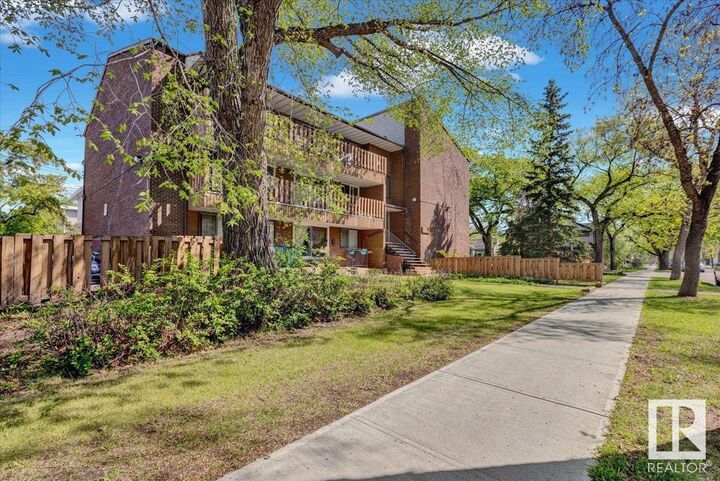 Property Photo:  11108 108 Avenue NW 3  AB T5H 3Z3 
