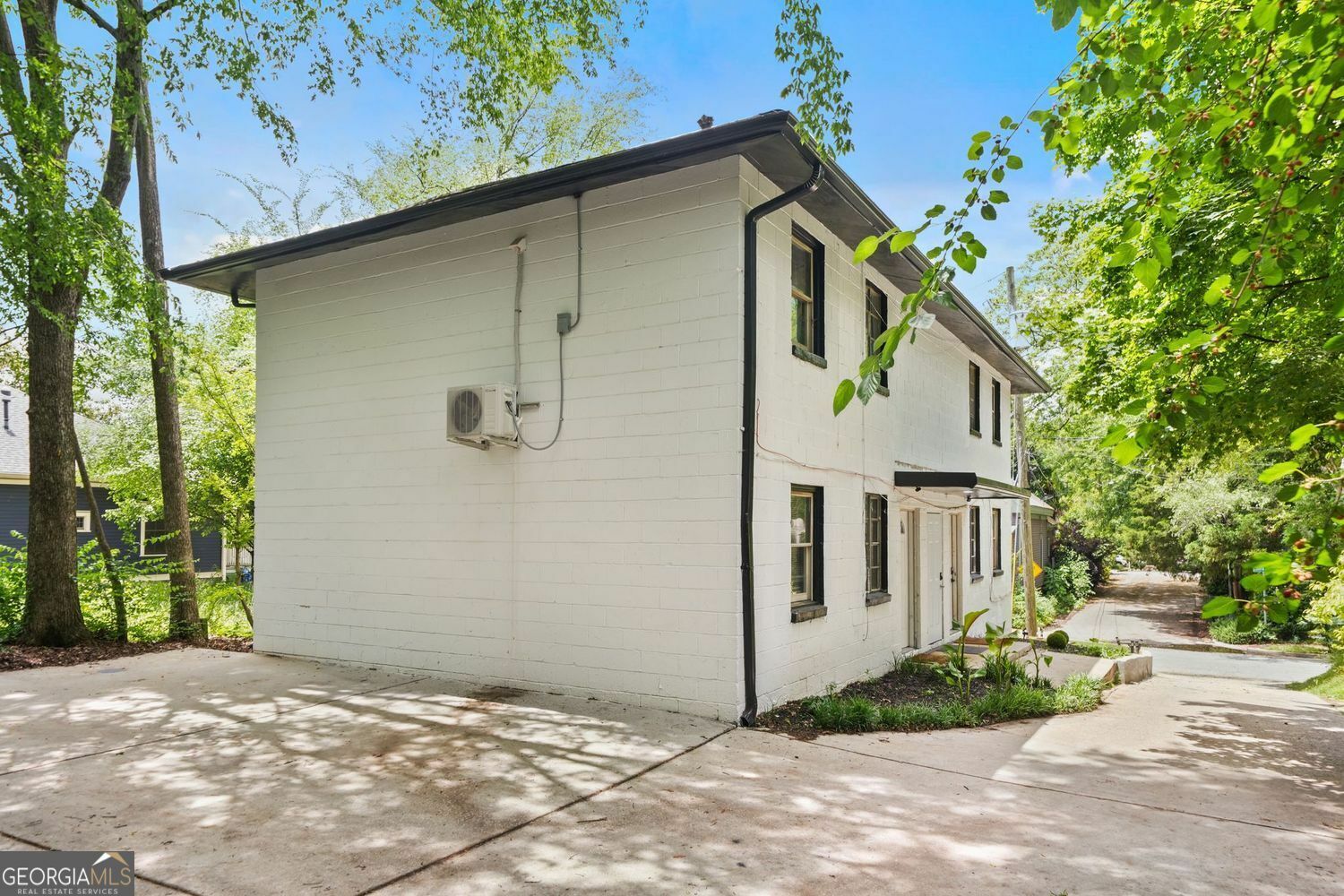 Property Photo: 210 Estoria Street SE GA 30316