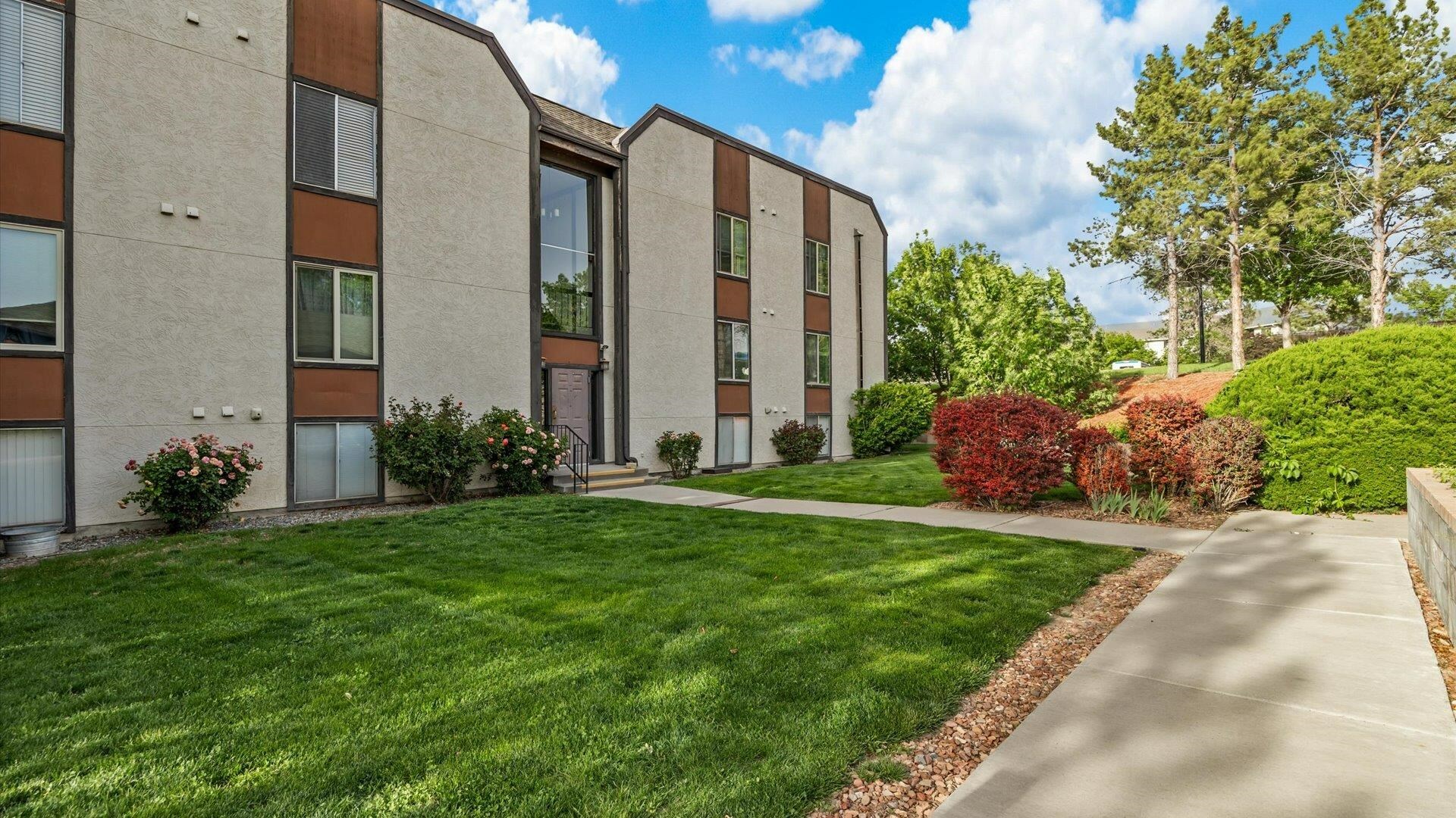 Property Photo: 3156 Lakeside Drive 307 CO 81506