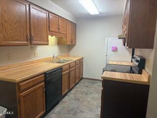 Property Photo: 1008 1st Street NE ND 58554
