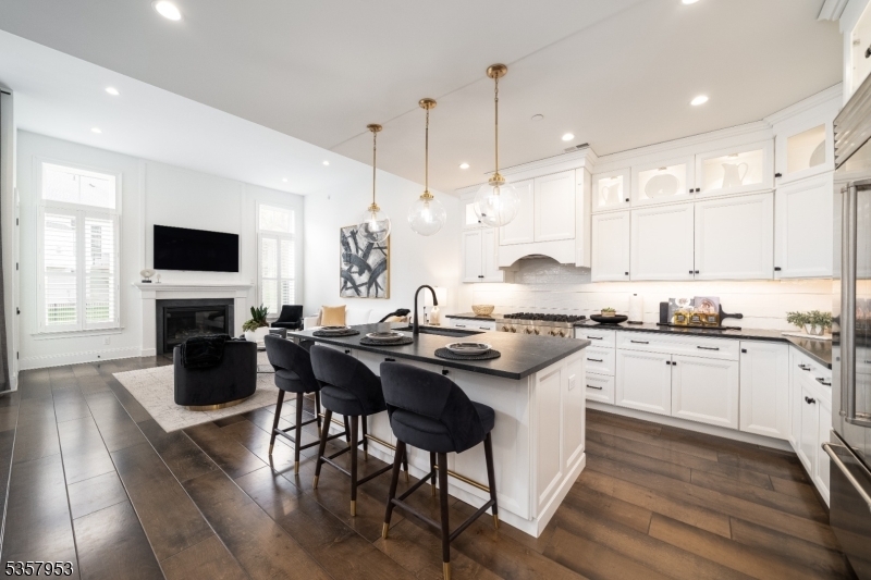 Property Photo: 3 Concord Ct NJ 07059