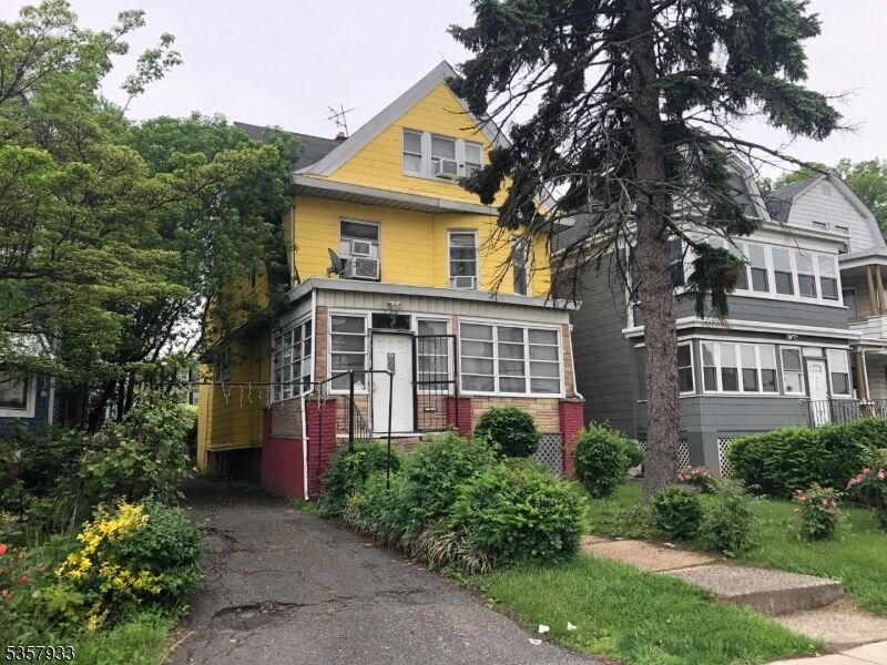 Property Photo: 120 S Oraton Pkwy NJ 07018