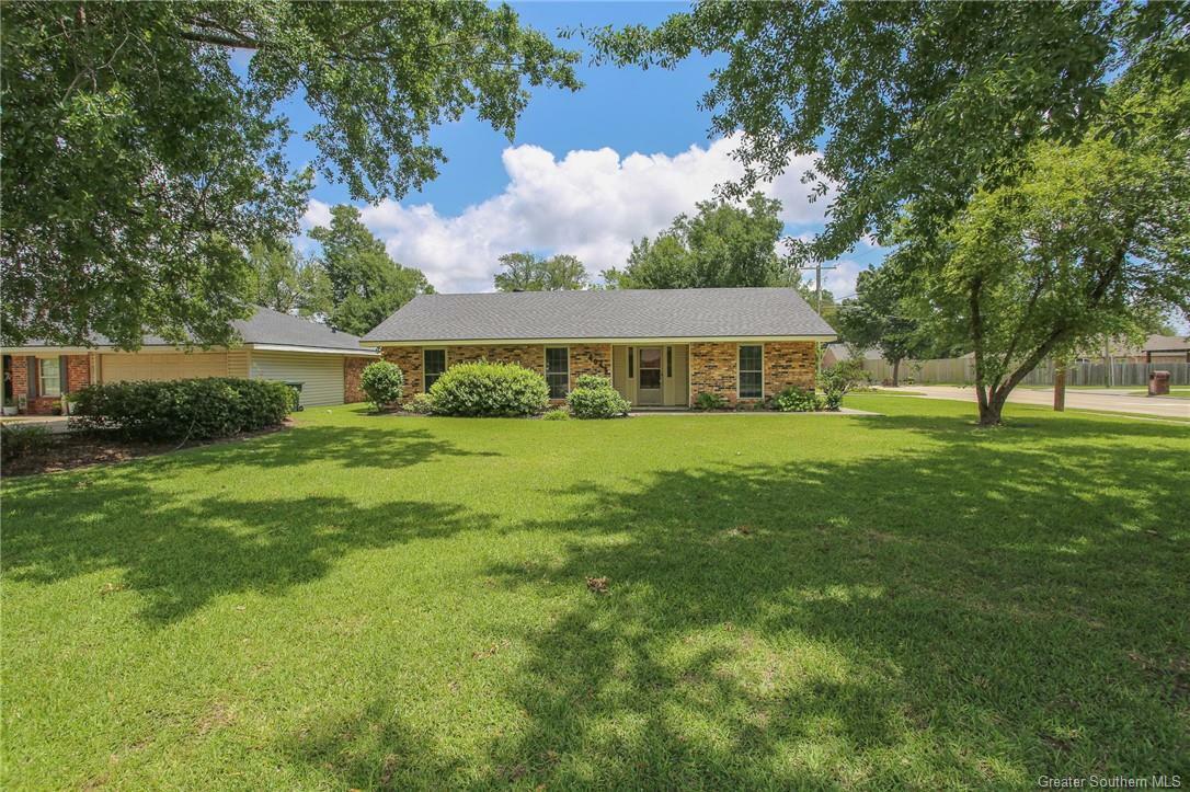 Property Photo: 4045 Evergreen Drive LA 70605