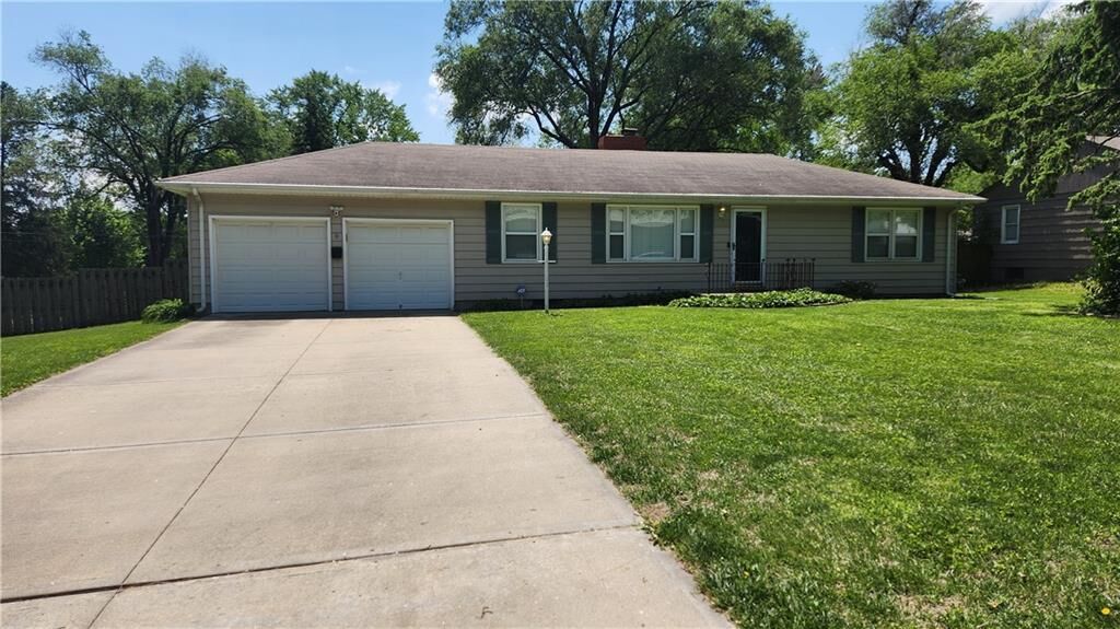 Property Photo: 10505 E 60th Terrace MO 64133