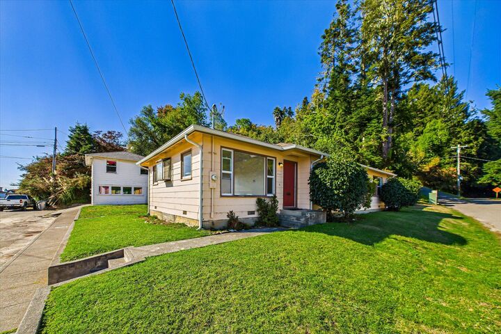 Property Photo: 960 14th Street CA 95540