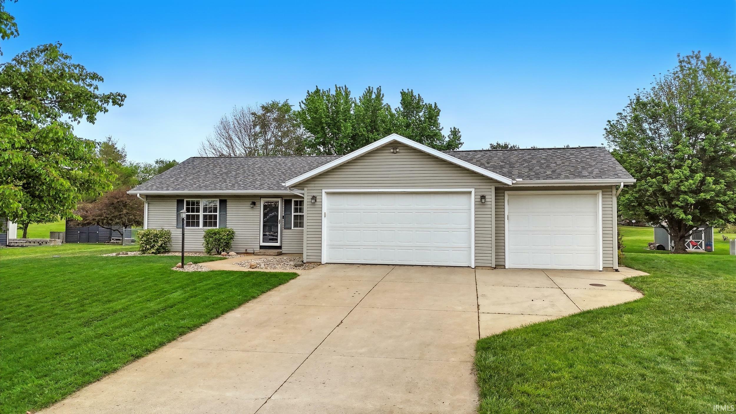 Property Photo:  3948 E Lakeview Trail  IN 46538-9518 