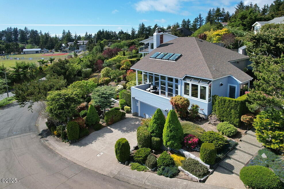 Property Photo: 238 SE View Drive OR 97365