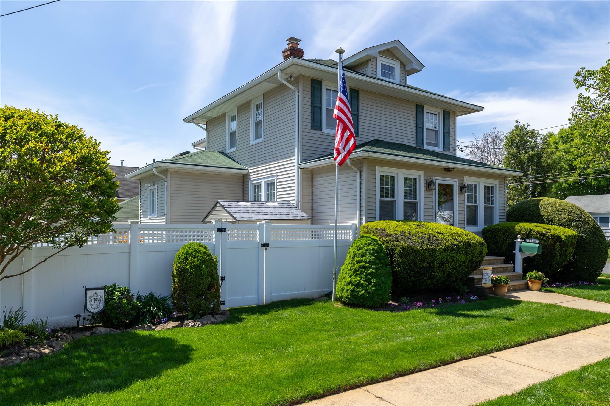 1744 Conway Street  Seaford NY 11783 photo