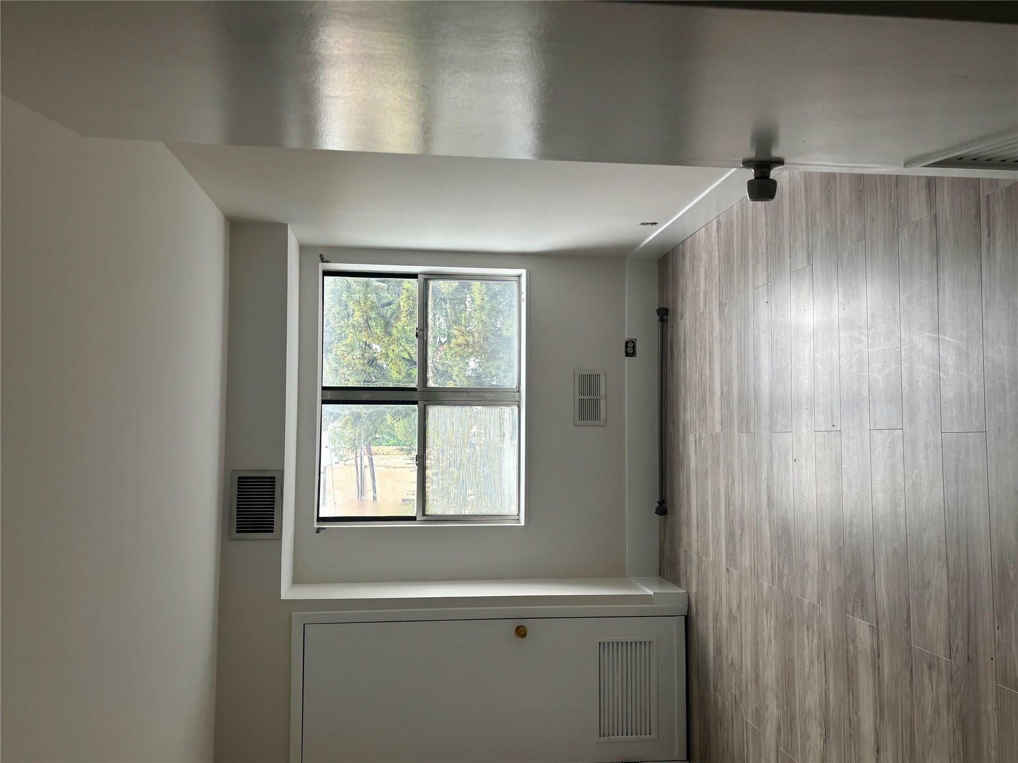 Property Photo:  501 N Barry Avenue 2J  NY 10543 